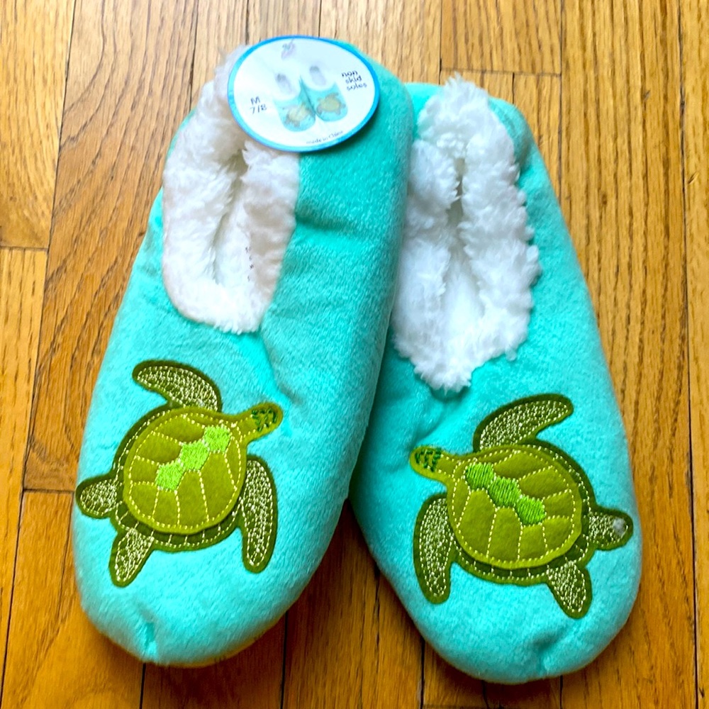 Turtle slippers NWT